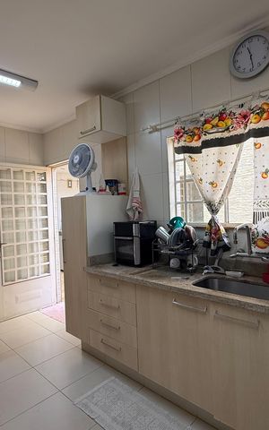 Casa para alugar com 150m², 4 quartos e 2 vagas Casa para alugar com 150m², 4 quartos e 2 vagasCozinha