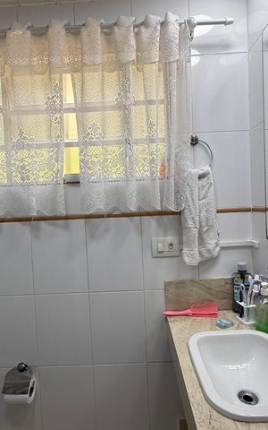 Casa para alugar com 150m², 4 quartos e 2 vagas Casa para alugar com 150m², 4 quartos e 2 vagasBanheiro