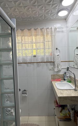 Casa para alugar com 150m², 4 quartos e 2 vagas Casa para alugar com 150m², 4 quartos e 2 vagasBanheiro