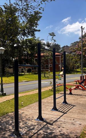 Casa de condomínio à venda com 597m², 5 quartos e 2 vagas Casa de condomínio à venda com 597m², 5 quartos e 2 vagasÁrea comum - Academia