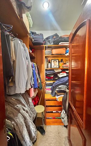 Casa de condomínio à venda com 597m², 5 quartos e 2 vagas Casa de condomínio à venda com 597m², 5 quartos e 2 vagasCloset suite 2