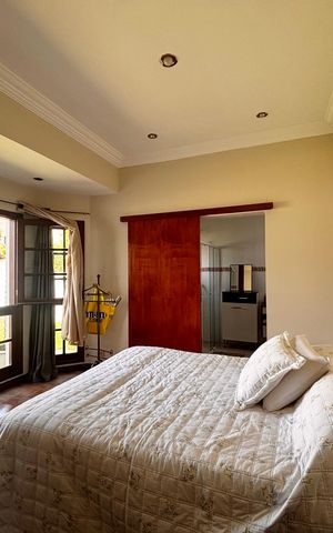 Casa de condomínio à venda com 597m², 5 quartos e 2 vagas Casa de condomínio à venda com 597m², 5 quartos e 2 vagasSuíte 4