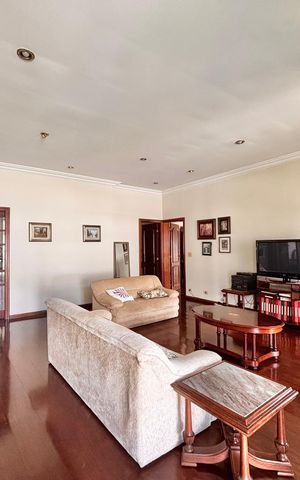 Casa de condomínio à venda com 597m², 5 quartos e 2 vagas Casa de condomínio à venda com 597m², 5 quartos e 2 vagasSala 3