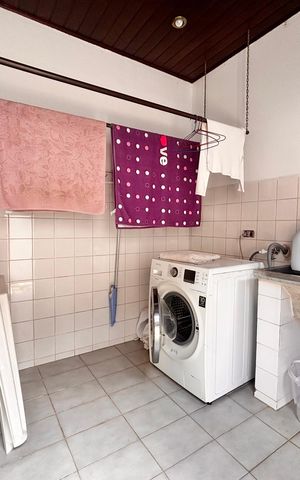 Casa de condomínio à venda com 597m², 5 quartos e 2 vagas Casa de condomínio à venda com 597m², 5 quartos e 2 vagasLavanderia
