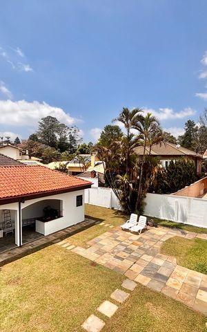 Casa de condomínio à venda com 597m², 5 quartos e 2 vagas Casa de condomínio à venda com 597m², 5 quartos e 2 vagasVista varanda suíte 1