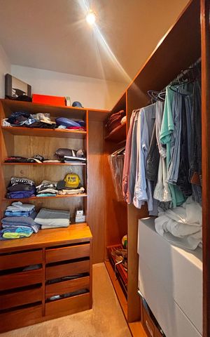 Casa de condomínio à venda com 597m², 5 quartos e 2 vagas Casa de condomínio à venda com 597m², 5 quartos e 2 vagasCloset suite 3