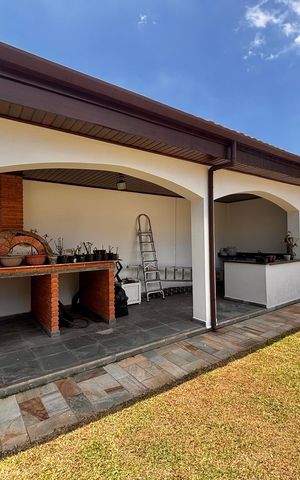 Casa de condomínio à venda com 597m², 5 quartos e 2 vagas Casa de condomínio à venda com 597m², 5 quartos e 2 vagasÁrea gourmet