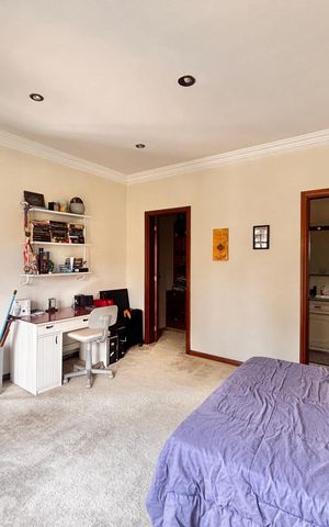 Casa de condomínio à venda com 597m², 5 quartos e 2 vagas Casa de condomínio à venda com 597m², 5 quartos e 2 vagasSuíte 3