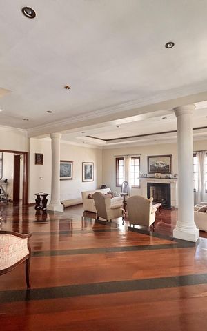 Casa de condomínio à venda com 597m², 5 quartos e 2 vagas Casa de condomínio à venda com 597m², 5 quartos e 2 vagasSala 2