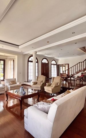 Casa de condomínio à venda com 597m², 5 quartos e 2 vagas Casa de condomínio à venda com 597m², 5 quartos e 2 vagasSala 2