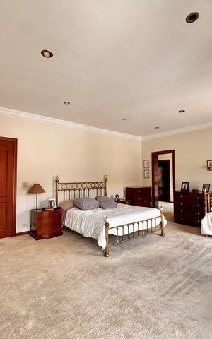 Casa de condomínio à venda com 597m², 5 quartos e 2 vagas Casa de condomínio à venda com 597m², 5 quartos e 2 vagasSuíte 1