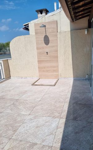 Apartamento à venda com 130m², 3 quartos e 1 vaga Apartamento à venda com 130m², 3 quartos e 1 vagaVaranda