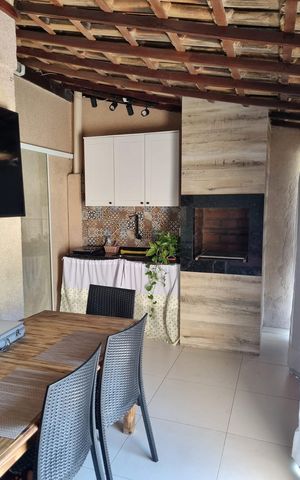 Apartamento à venda com 130m², 3 quartos e 1 vaga Apartamento à venda com 130m², 3 quartos e 1 vagaVaranda