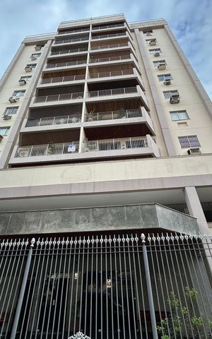 Apartamento à venda com 130m², 3 quartos e 2 vagasFachada + placa