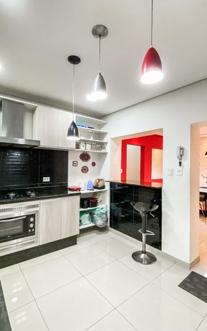 Casa para alugar com 226m², 3 quartos e 1 vaga Casa para alugar com 226m², 3 quartos e 1 vagaCozinha