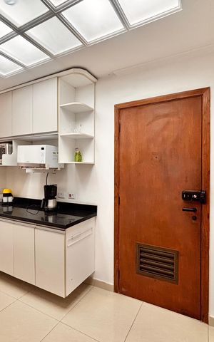 Apartamento à venda com 148m², 3 quartos e 3 vagas Apartamento à venda com 148m², 3 quartos e 3 vagasCozinha