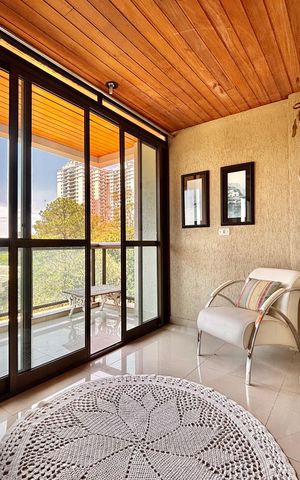 Apartamento à venda com 148m², 3 quartos e 3 vagas Apartamento à venda com 148m², 3 quartos e 3 vagasAcesso a varanda