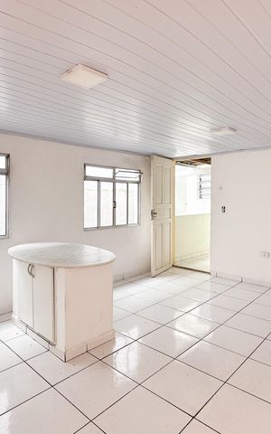 Casa à venda com 145m², 4 quartos e 2 vagas Casa à venda com 145m², 4 quartos e 2 vagasCozinha - Edícula