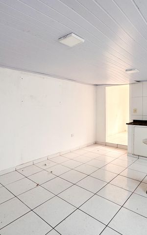 Casa à venda com 145m², 4 quartos e 2 vagas Casa à venda com 145m², 4 quartos e 2 vagasCozinha - Edícula