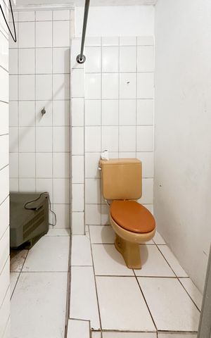 Casa à venda com 145m², 4 quartos e 2 vagas Casa à venda com 145m², 4 quartos e 2 vagasBanheiro da Suíte
