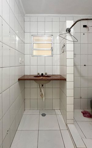 Casa à venda com 145m², 4 quartos e 2 vagas Casa à venda com 145m², 4 quartos e 2 vagasBanheiro da Suíte