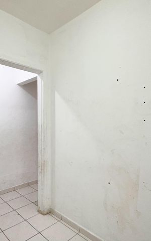 Casa à venda com 145m², 4 quartos e 2 vagas Casa à venda com 145m², 4 quartos e 2 vagasEscritório