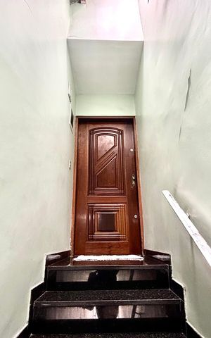 Casa para alugar com 140m², 3 quartos e 1 vaga Casa para alugar com 140m², 3 quartos e 1 vagaEscada