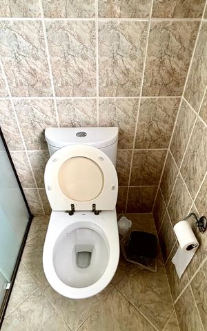 Casa para alugar com 140m², 3 quartos e 1 vaga Casa para alugar com 140m², 3 quartos e 1 vagaBanheiro 2