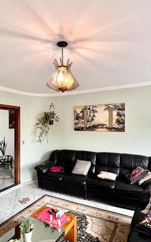Casa para alugar com 140m², 3 quartos e 1 vaga Casa para alugar com 140m², 3 quartos e 1 vagaSala
