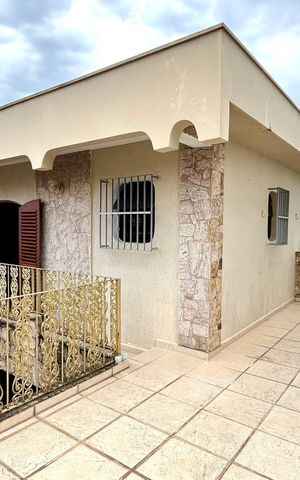 Casa para alugar com 270m², 5 quartos e 5 vagas Casa para alugar com 270m², 5 quartos e 5 vagasSacada