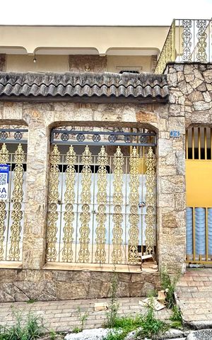 Casa para alugar com 270m², 5 quartos e 5 vagas Casa para alugar com 270m², 5 quartos e 5 vagasPlaca instalada na fachada do imóvel