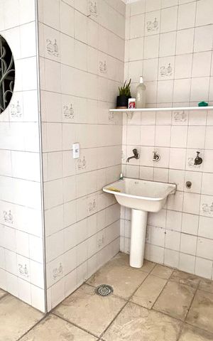 Casa para alugar com 270m², 5 quartos e 5 vagas Casa para alugar com 270m², 5 quartos e 5 vagasÁrea de Serviço