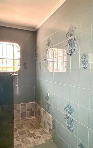 Casa para alugar com 270m², 5 quartos e 5 vagas Casa para alugar com 270m², 5 quartos e 5 vagasBanheiro 1