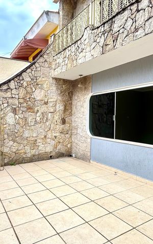 Casa para alugar com 270m², 5 quartos e 5 vagas Casa para alugar com 270m², 5 quartos e 5 vagasGaragem