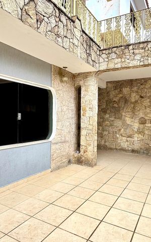 Casa para alugar com 270m², 5 quartos e 5 vagas Casa para alugar com 270m², 5 quartos e 5 vagasGaragem