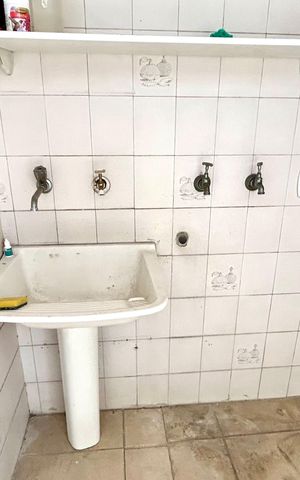 Casa para alugar com 270m², 5 quartos e 5 vagas Casa para alugar com 270m², 5 quartos e 5 vagasÁrea de Serviço