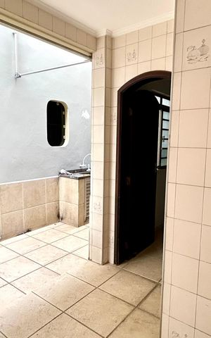 Casa para alugar com 270m², 5 quartos e 5 vagas Casa para alugar com 270m², 5 quartos e 5 vagasÁrea de Serviço