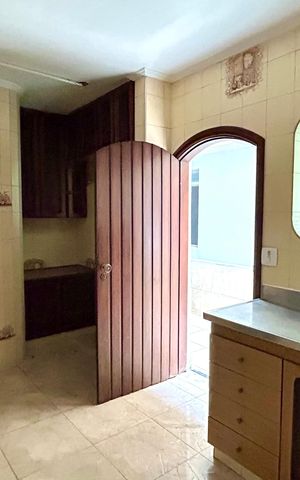 Casa para alugar com 270m², 5 quartos e 5 vagas Casa para alugar com 270m², 5 quartos e 5 vagasCozinha