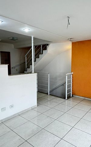 Casa para alugar com 113m², 2 quartos e 2 vagas Casa para alugar com 113m², 2 quartos e 2 vagasSala