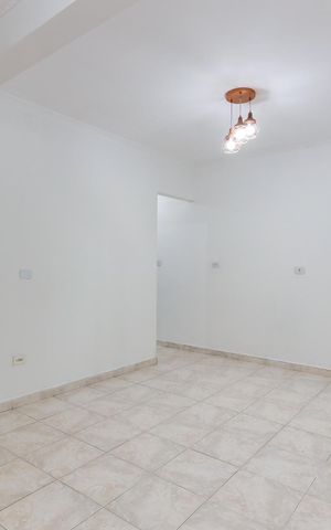 Casa para alugar com 70m², 2 quartos e sem vaga Casa para alugar com 70m², 2 quartos e sem vagaSala