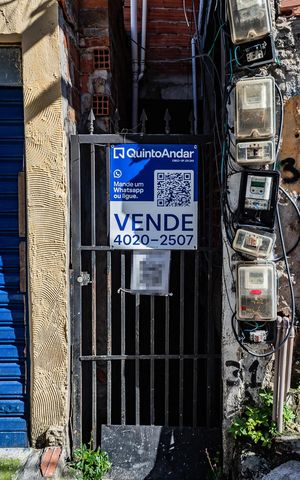 Casa à venda com 40m², 2 quartos e sem vaga Casa à venda com 40m², 2 quartos e sem vagaFachada