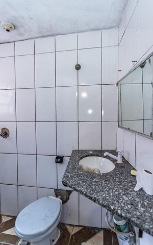 Casa à venda com 40m², 2 quartos e sem vaga Casa à venda com 40m², 2 quartos e sem vagaBanheiro