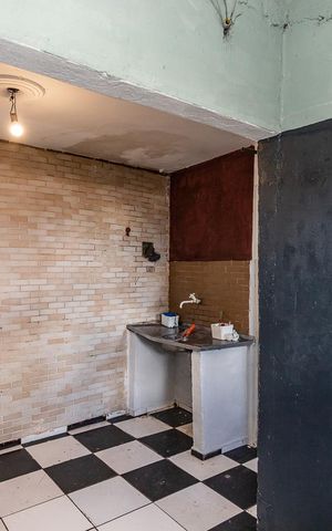 Casa à venda com 40m², 2 quartos e sem vaga Casa à venda com 40m², 2 quartos e sem vagaSala e cozinha