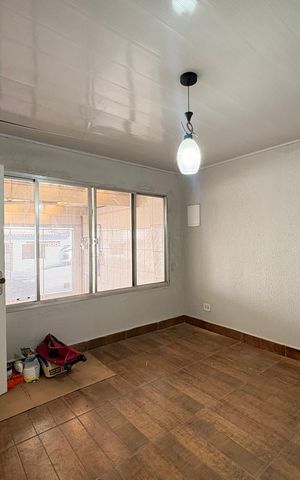 Casa à venda com 182m², 4 quartos e 1 vaga Casa à venda com 182m², 4 quartos e 1 vagaSala