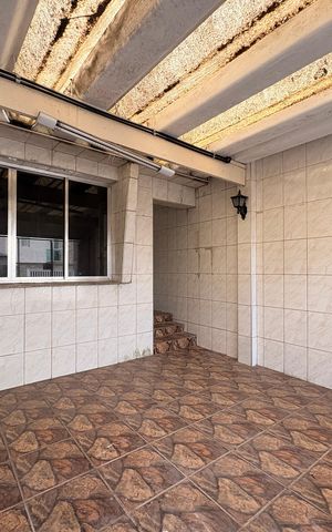 Casa à venda com 182m², 4 quartos e 1 vaga Casa à venda com 182m², 4 quartos e 1 vagaGaragem