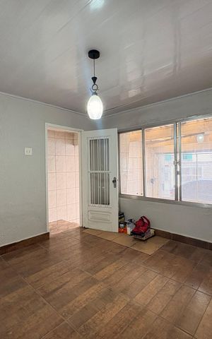 Casa à venda com 182m², 4 quartos e 1 vaga Casa à venda com 182m², 4 quartos e 1 vagaSala