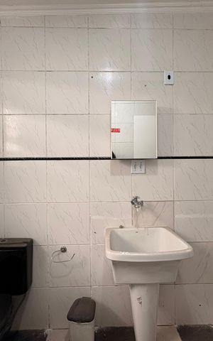 Casa à venda com 182m², 4 quartos e 1 vaga Casa à venda com 182m², 4 quartos e 1 vagaBanheiro/ lavanderia