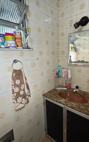 Casa à venda com 100m², 3 quartos e 1 vagaBanheiro 1