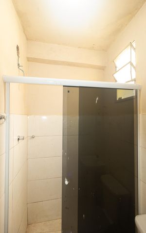 Casa para alugar com 60m², 2 quartos e 1 vaga Casa para alugar com 60m², 2 quartos e 1 vagaBanheiro