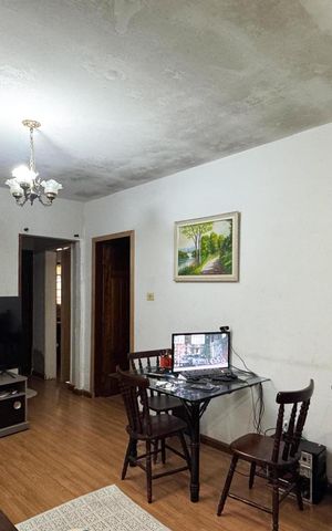 Casa à venda com 252m², 2 quartos e 2 vagas Casa à venda com 252m², 2 quartos e 2 vagasSala